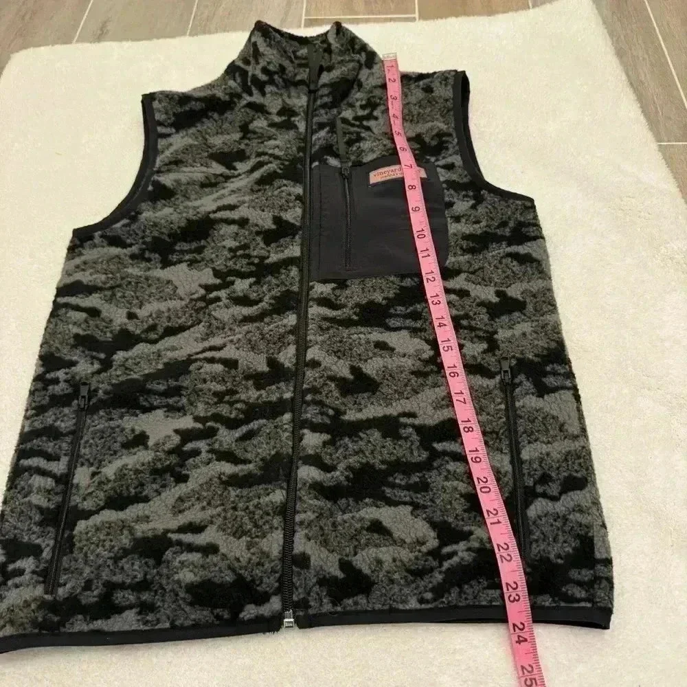 Vineyard Vines Camo Sherpa Boys Vest L